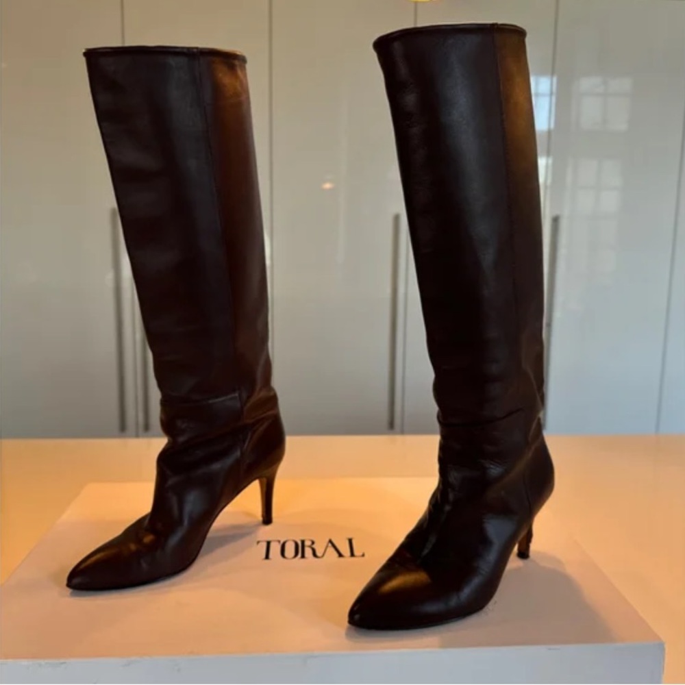Toral burgundy heeled knee high boots
